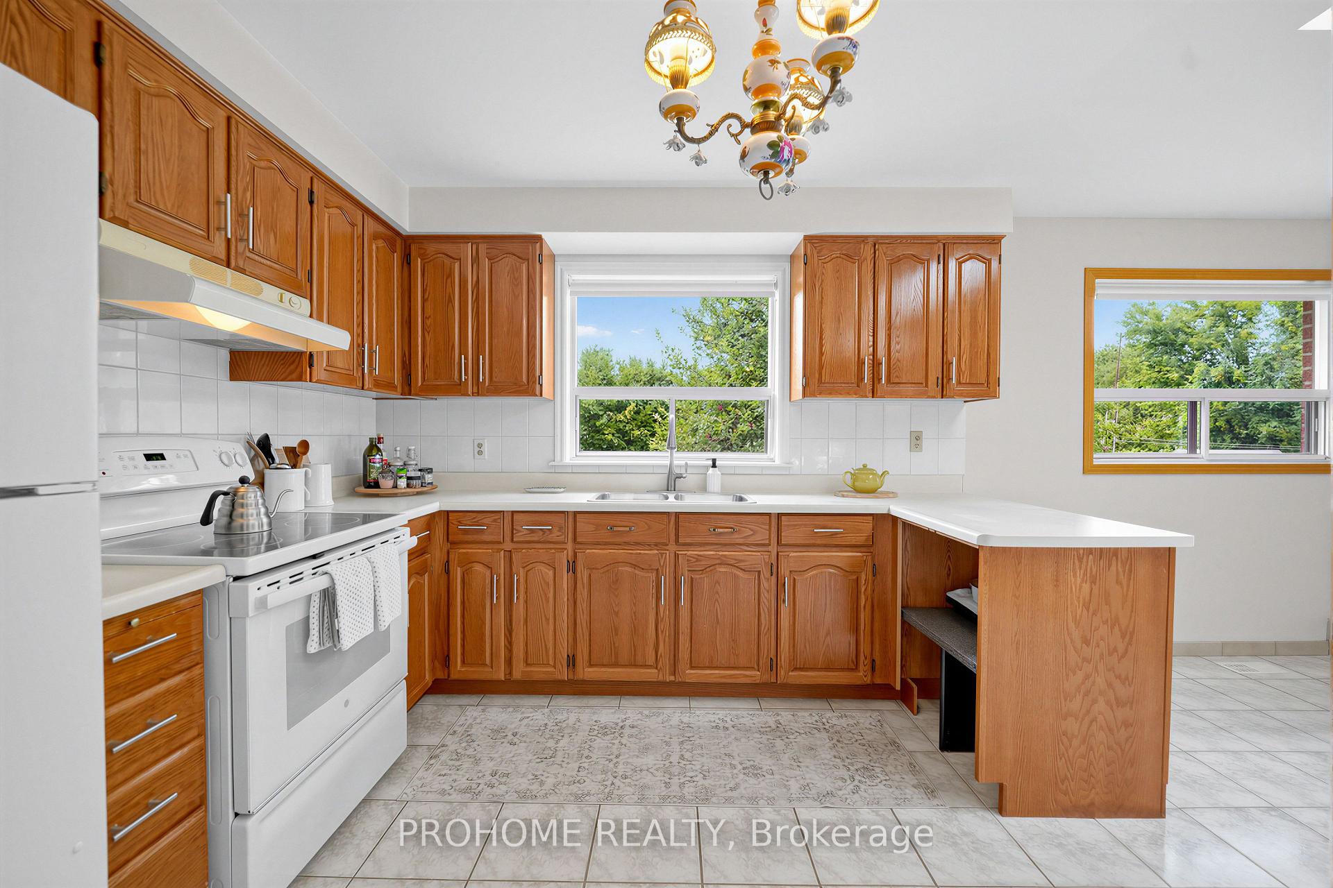 Photo 14 of 10 Joel Avenue, Georgina, Historic Lakeshore Communities — HOMEH