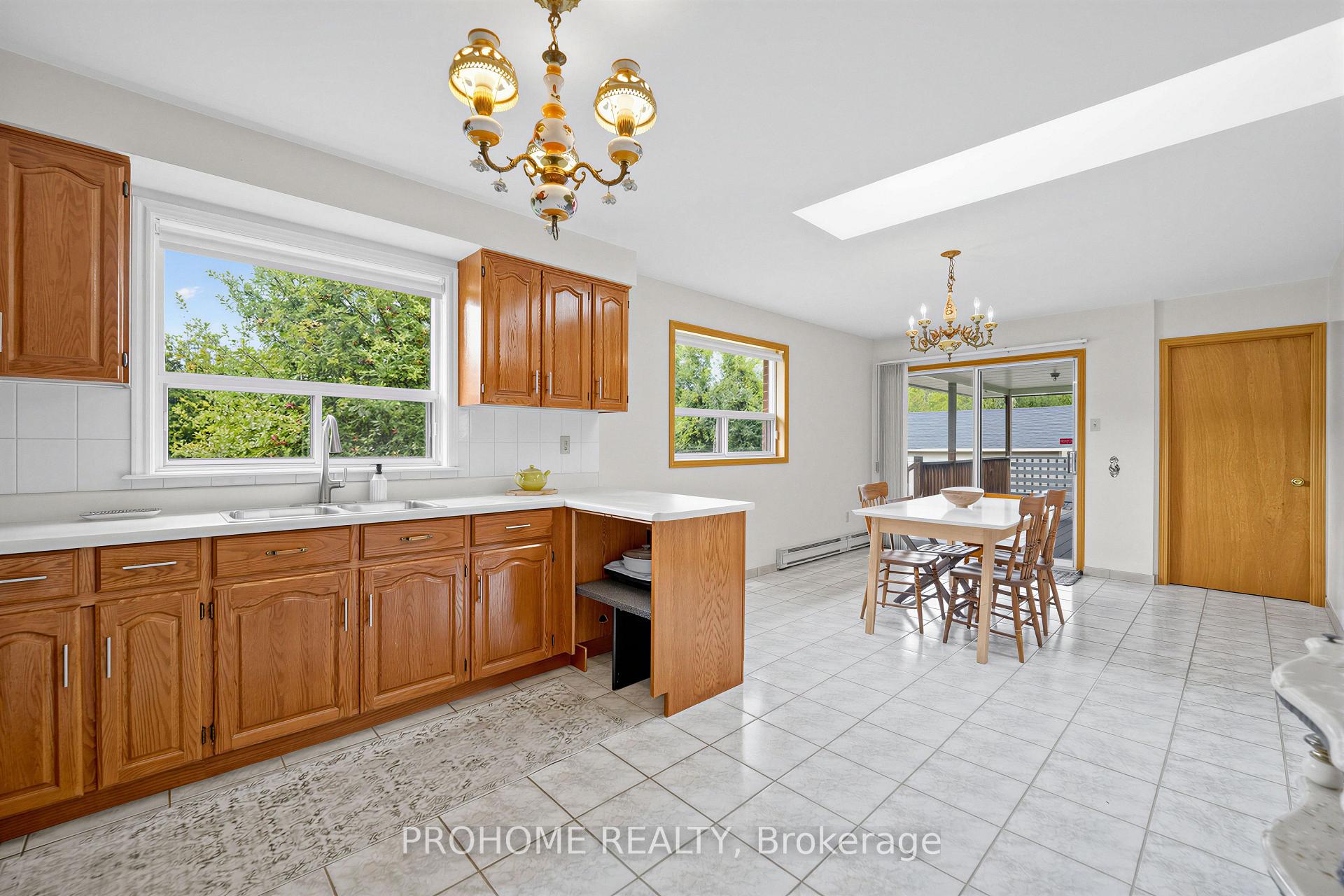 Photo 15 of 10 Joel Avenue, Georgina, Historic Lakeshore Communities — HOMEH