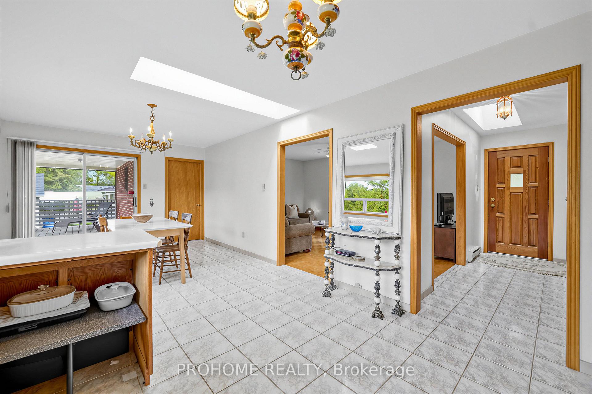 Photo 17 of 10 Joel Avenue, Georgina, Historic Lakeshore Communities — HOMEH