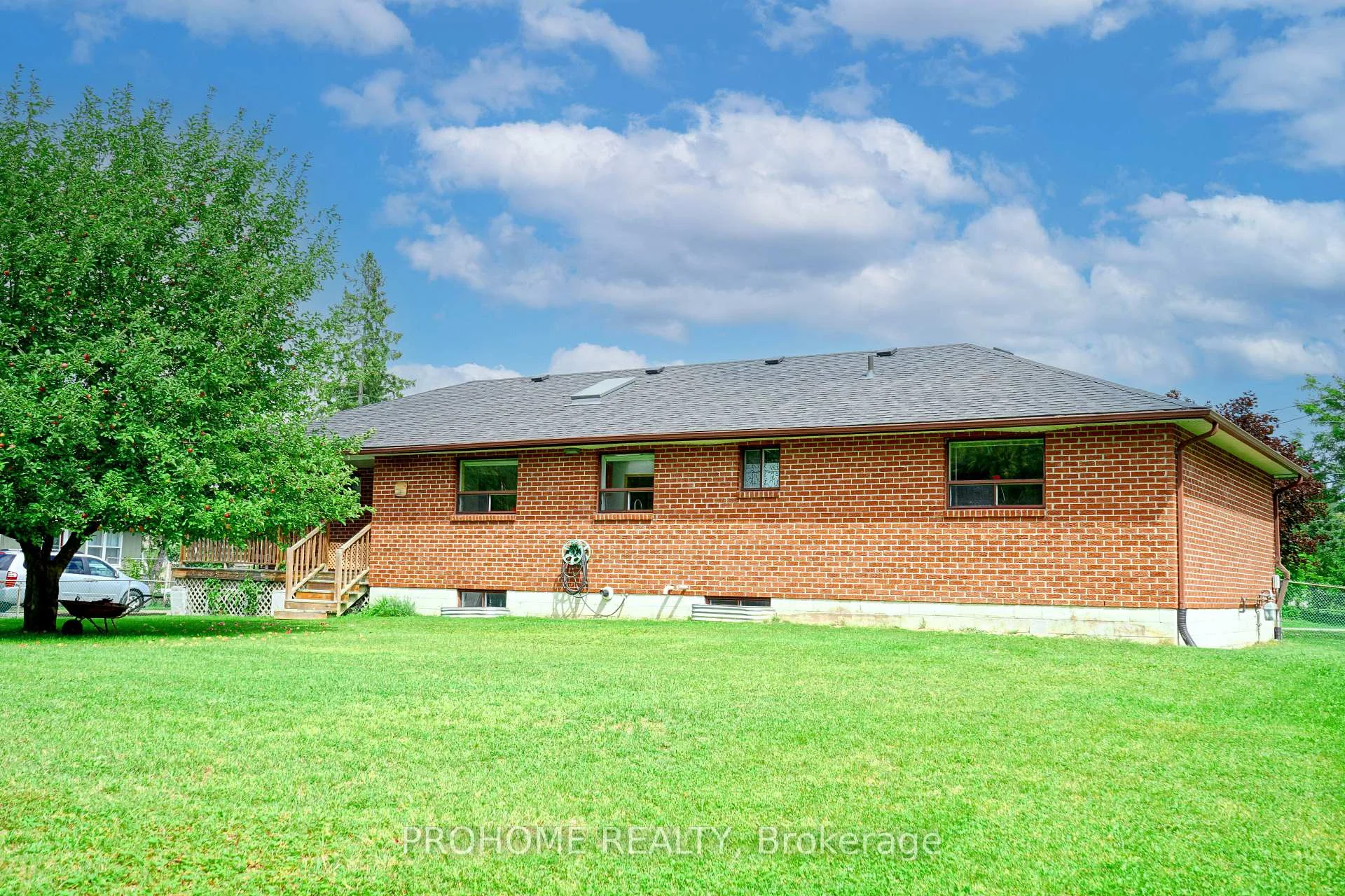 Photo 37 of 10 Joel Avenue, Georgina, Historic Lakeshore Communities — HOMEH
