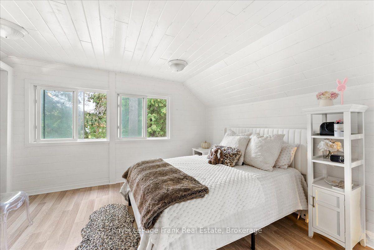 Photo 25 of 14 Lenal Street, Kawartha Lakes, Verulam — HOMEH