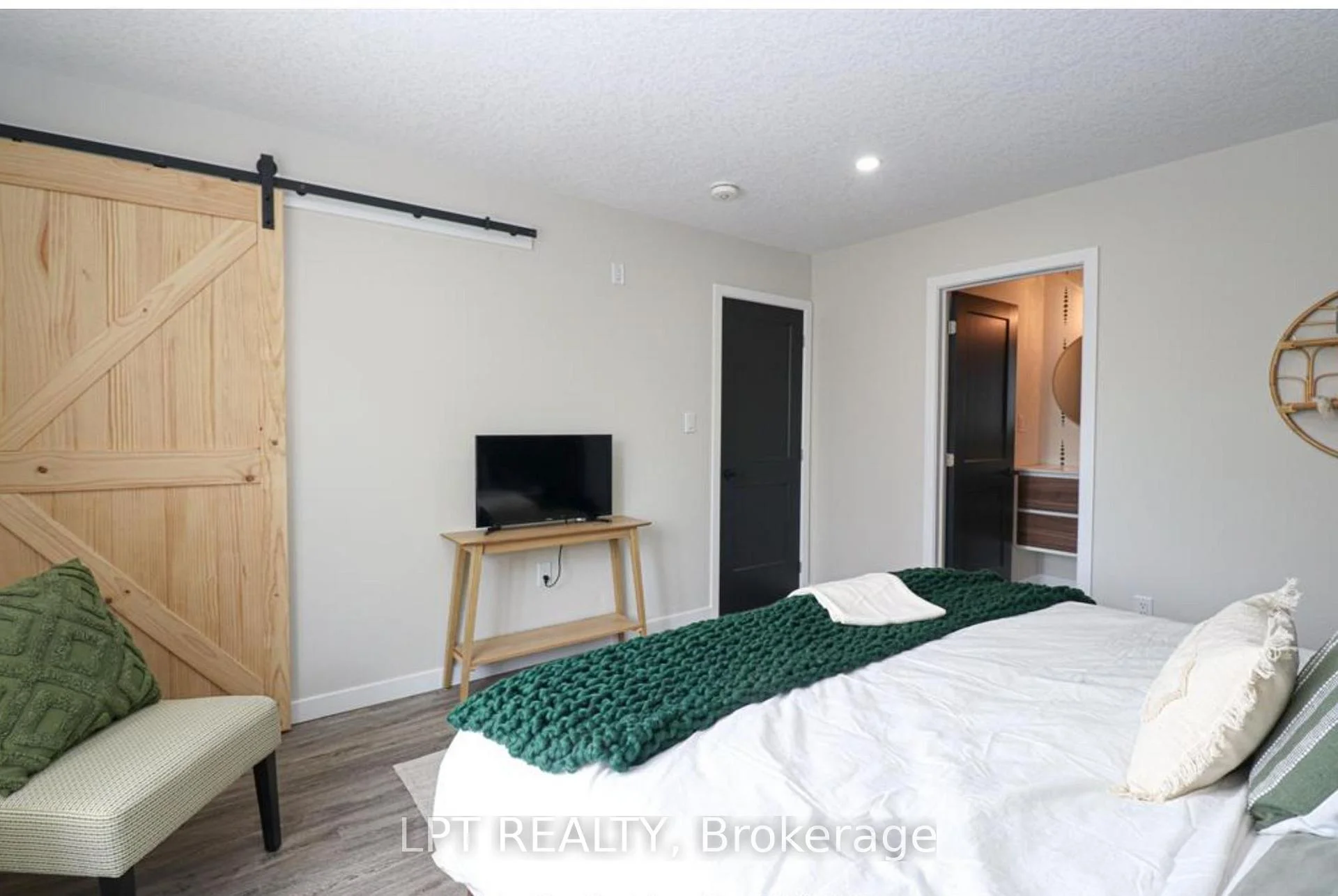 Photo 19 of 105 King Street E, Chatham-Kent — HOMEH