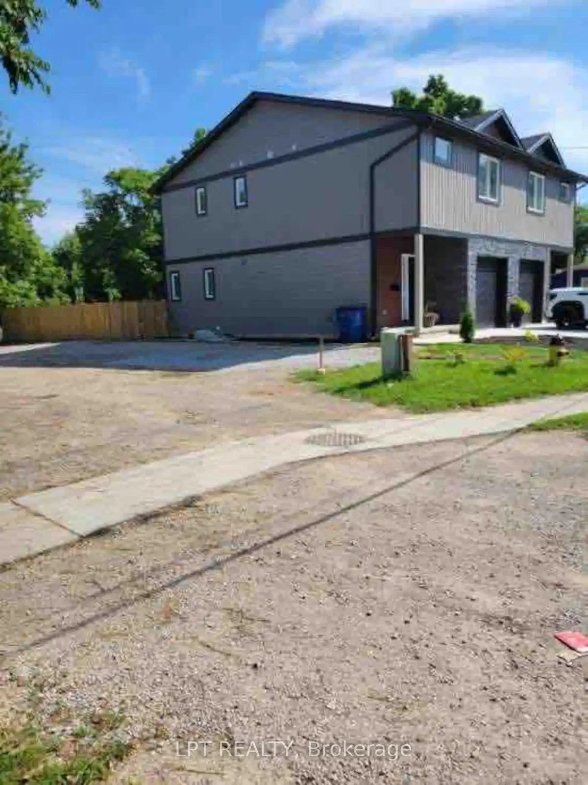 Photo 26 of 105 King Street E, Chatham-Kent — HOMEH
