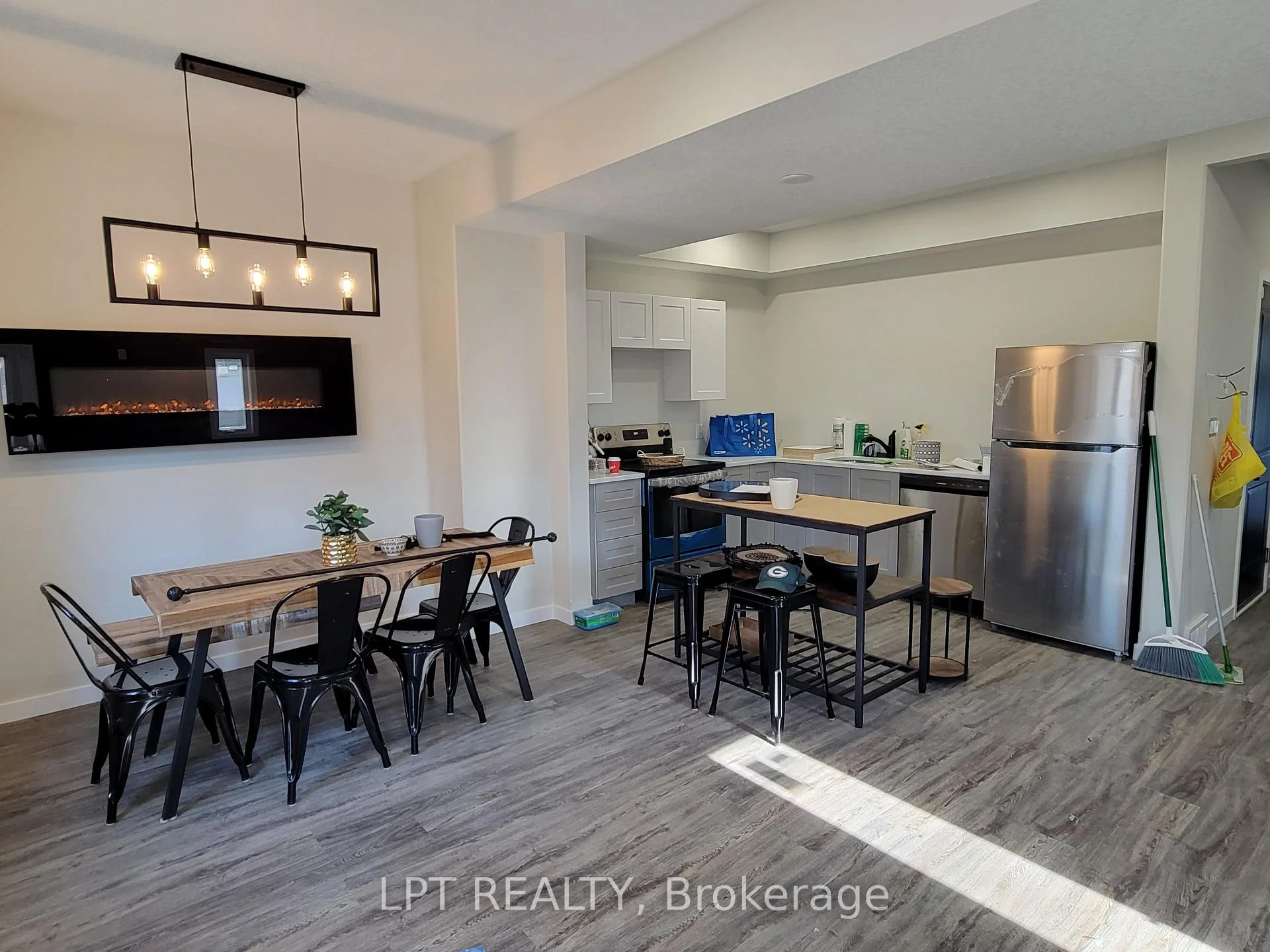 Photo 28 of 105 King Street E, Chatham-Kent — HOMEH