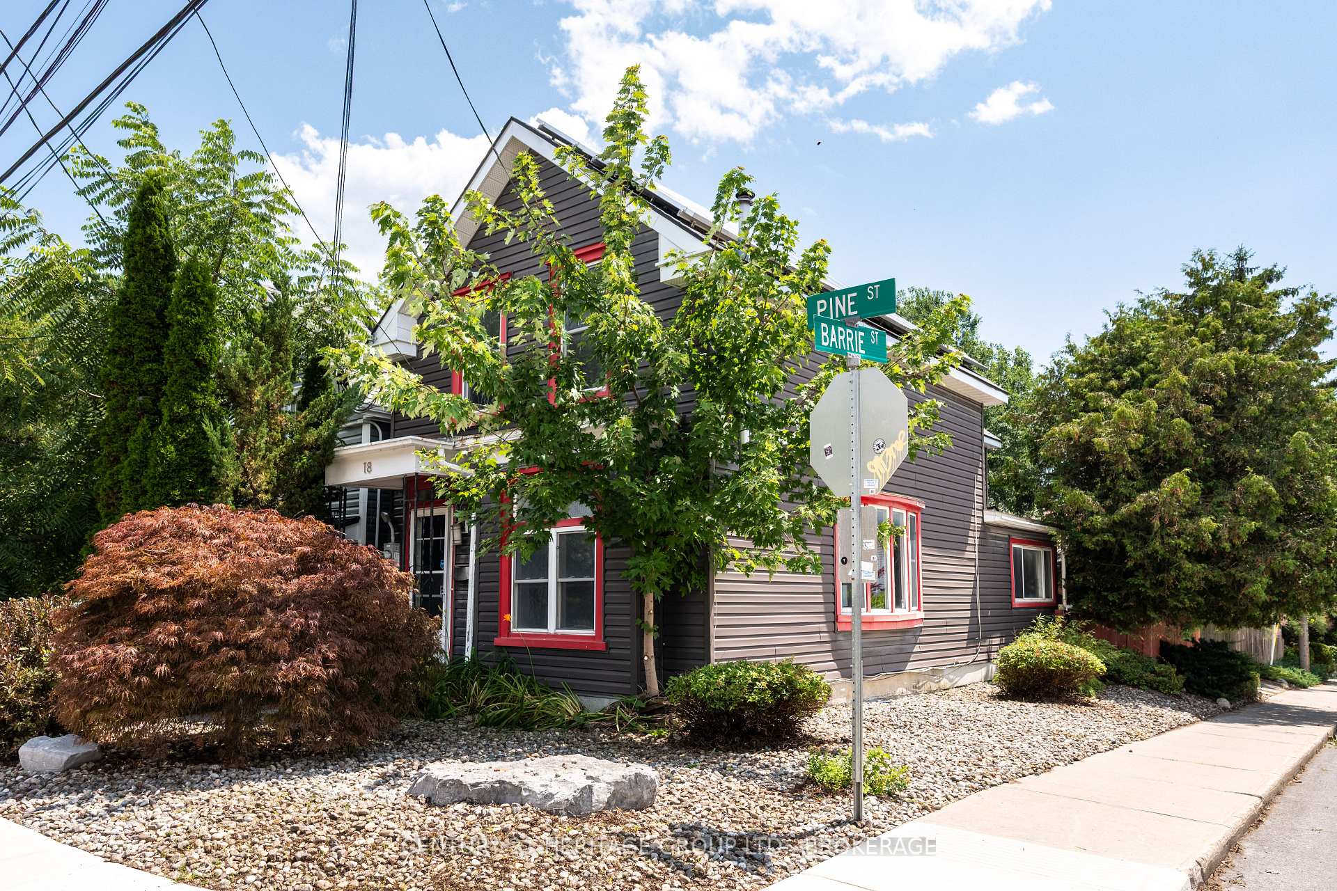 Photo 3 of 18 Pine Street, Kingston, East of Sir John A. Blvd — HOMEH