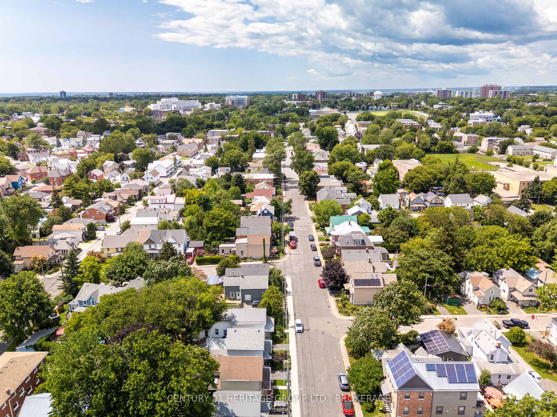 Photo 41 of 18 Pine Street, Kingston, East of Sir John A. Blvd — HOMEH