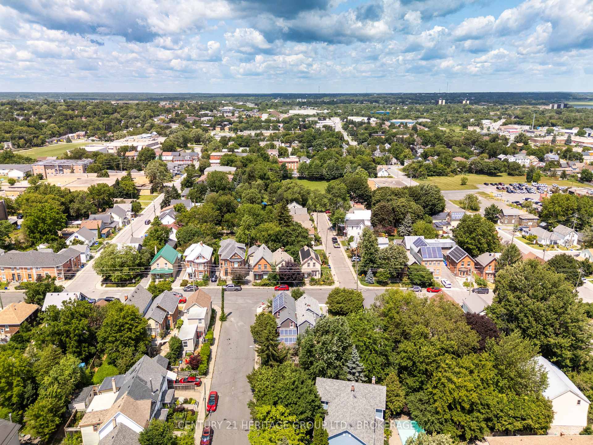 Photo 43 of 18 Pine Street, Kingston, East of Sir John A. Blvd — HOMEH