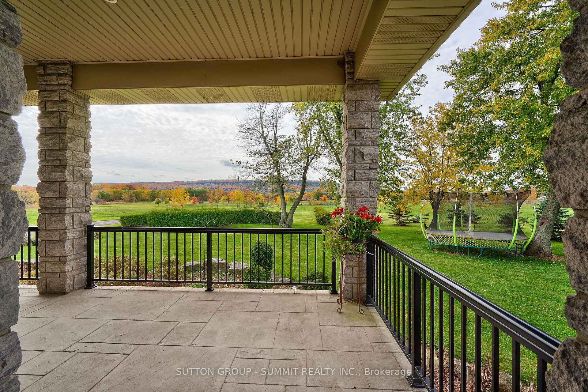 Photo 4 of 5431 Appleby Line, Burlington, Rural Burlington — HOMEH