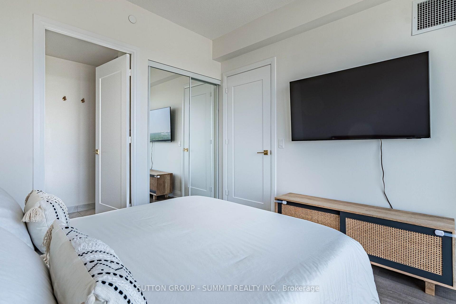 Photo 11 of Unit 4104, 56 Annie Craig Drive, Etobicoke, Mimico — HOMEH