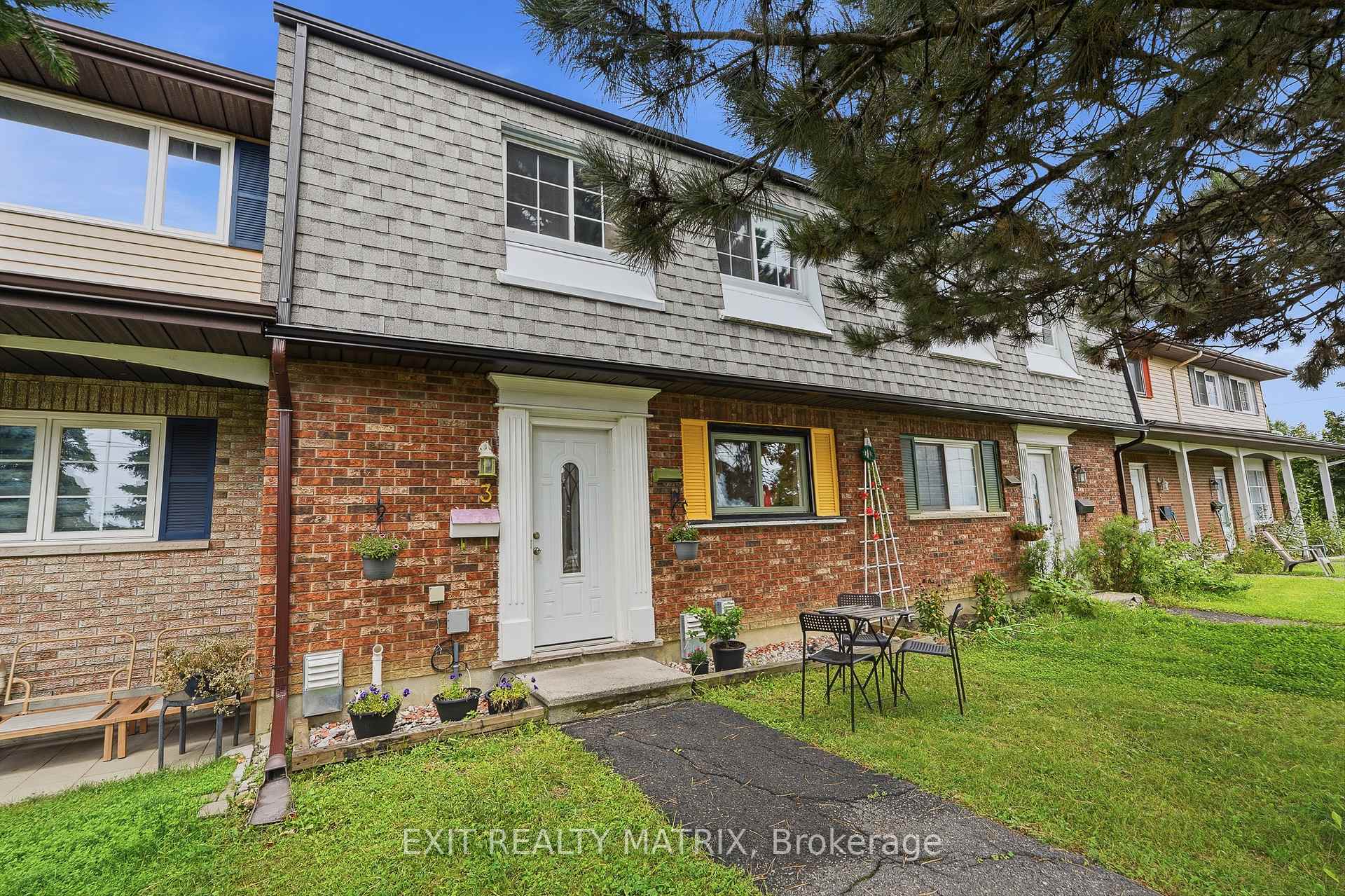 Photo 2 of Unit 3, 1661 Heron Road, Ottawa, Guildwood Estates - Urbandale Acres — HOMEH