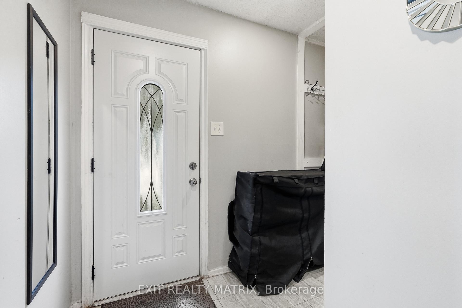 Photo 4 of Unit 3, 1661 Heron Road, Ottawa, Guildwood Estates - Urbandale Acres — HOMEH