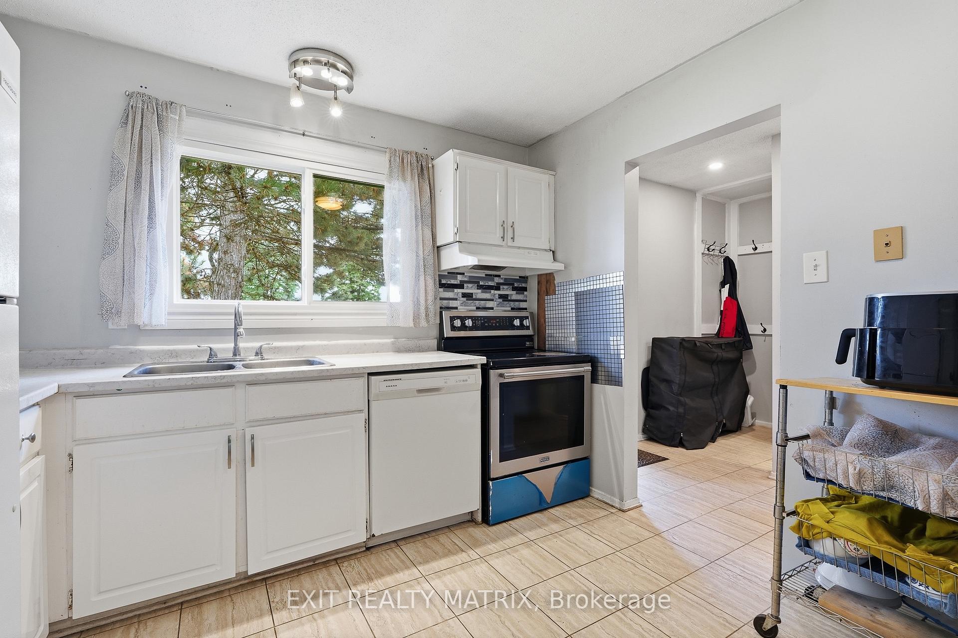 Photo 10 of Unit 3, 1661 Heron Road, Ottawa, Guildwood Estates - Urbandale Acres — HOMEH
