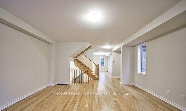 Photo 4 of 1449 National Common, Burlington, Tyandaga — HOMEH