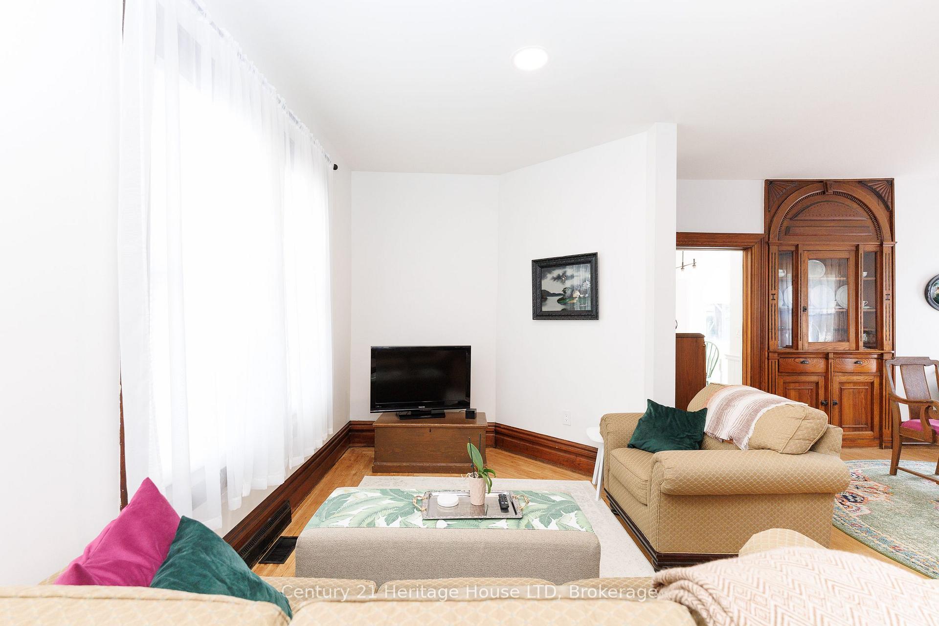 Photo 11 of 34 Henry Street, St. Catharines, Downtown — HOMEH