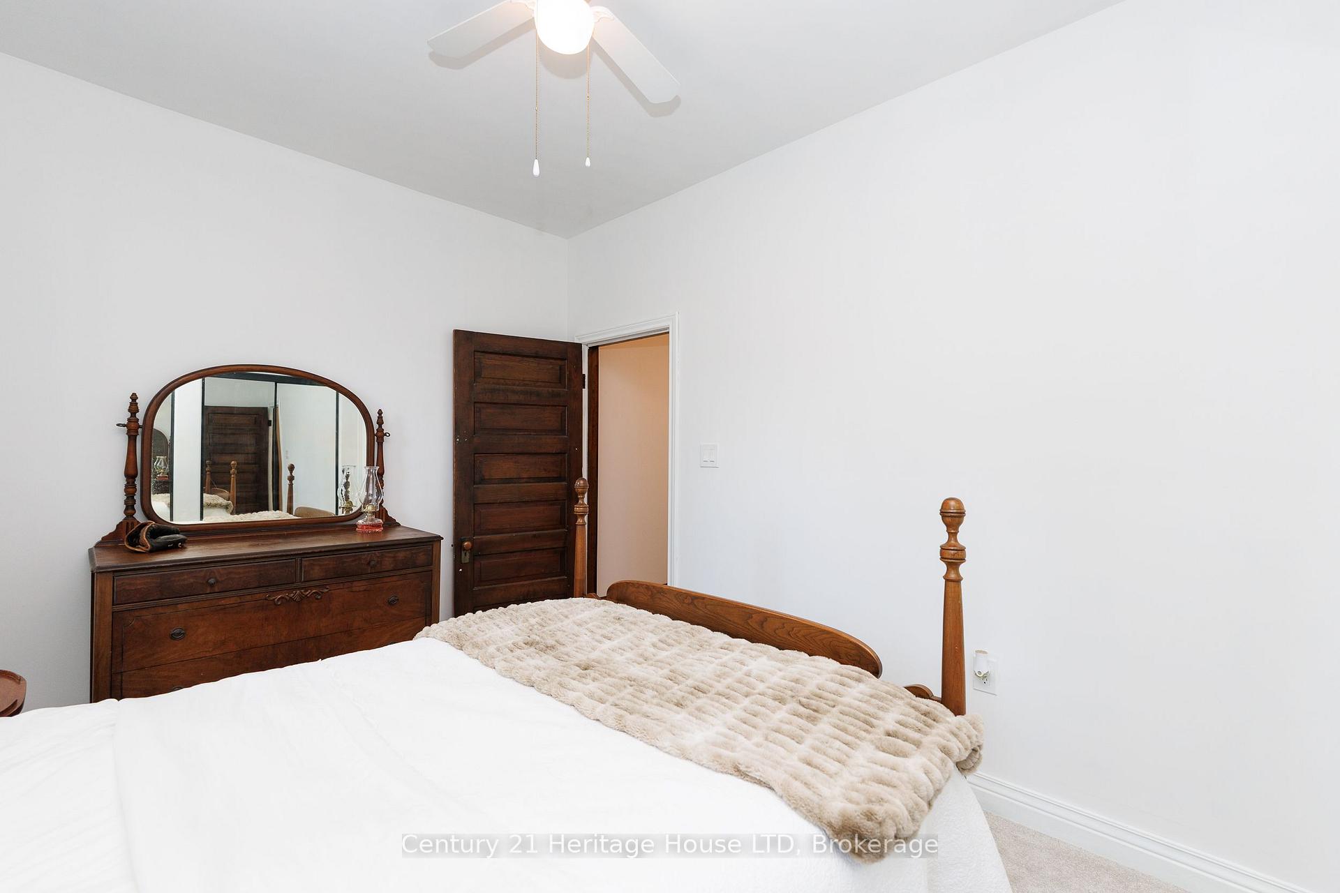 Photo 25 of 34 Henry Street, St. Catharines, Downtown — HOMEH