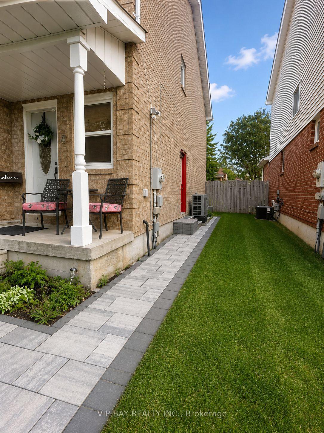 Photo 2 of Unit Lower, 48 Verona Crescent, Georgina, Keswick North — HOMEH