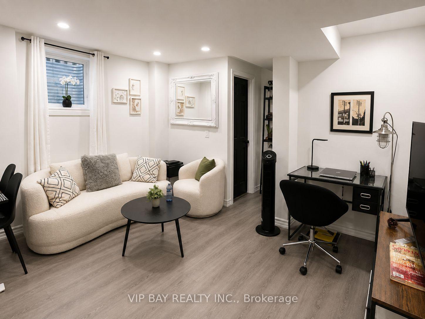 Photo 7 of Unit Lower, 48 Verona Crescent, Georgina, Keswick North — HOMEH