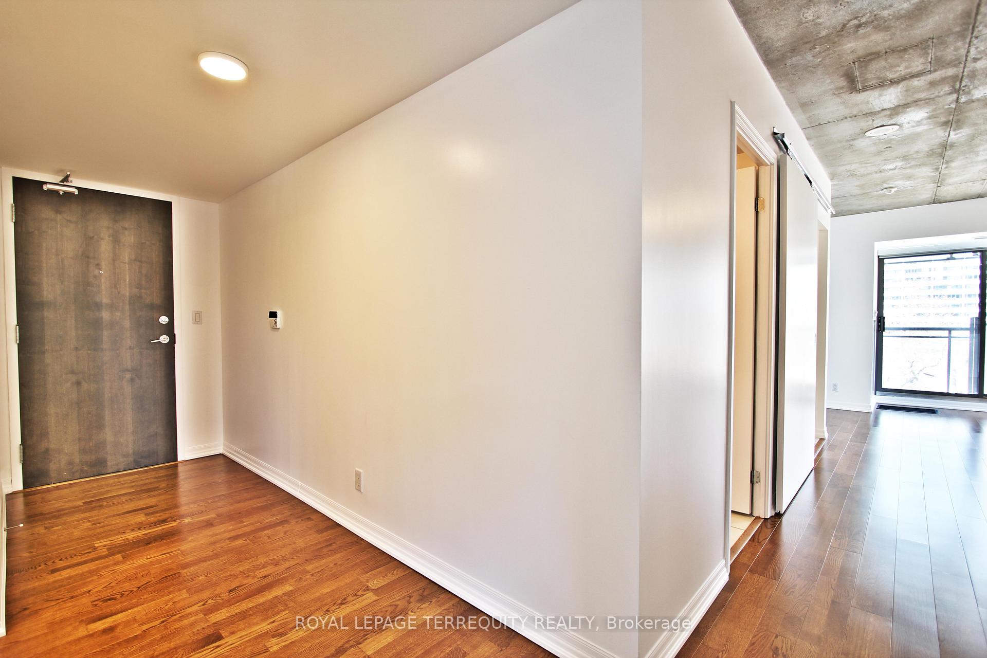 Photo 2 of Unit 708, 22 Wellesley Street E, Toronto, Church-Yonge Corridor — HOMEH