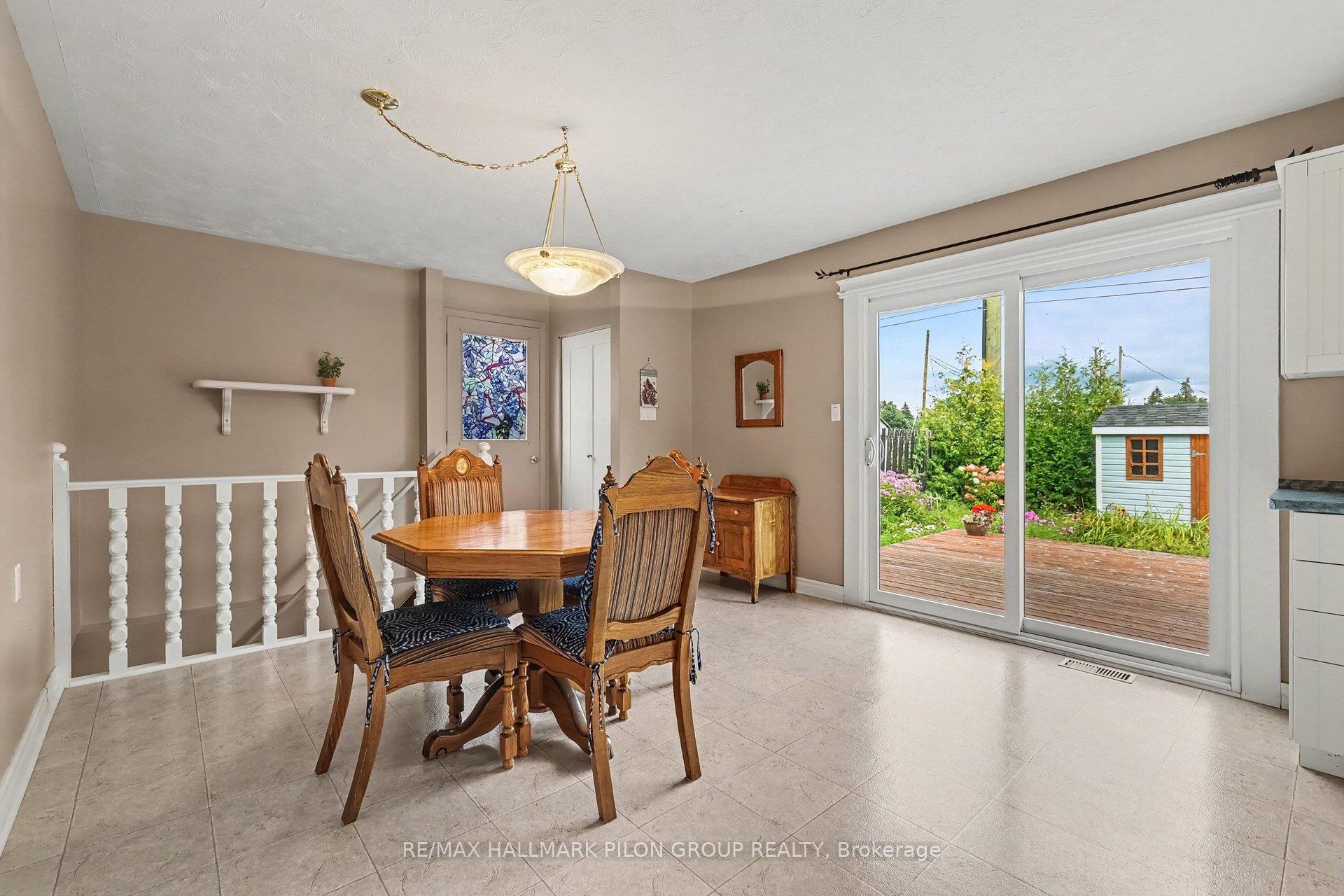 Photo 6 of 496 Tisdale Crescent, Ottawa, Beacon Hill North — HOMEH