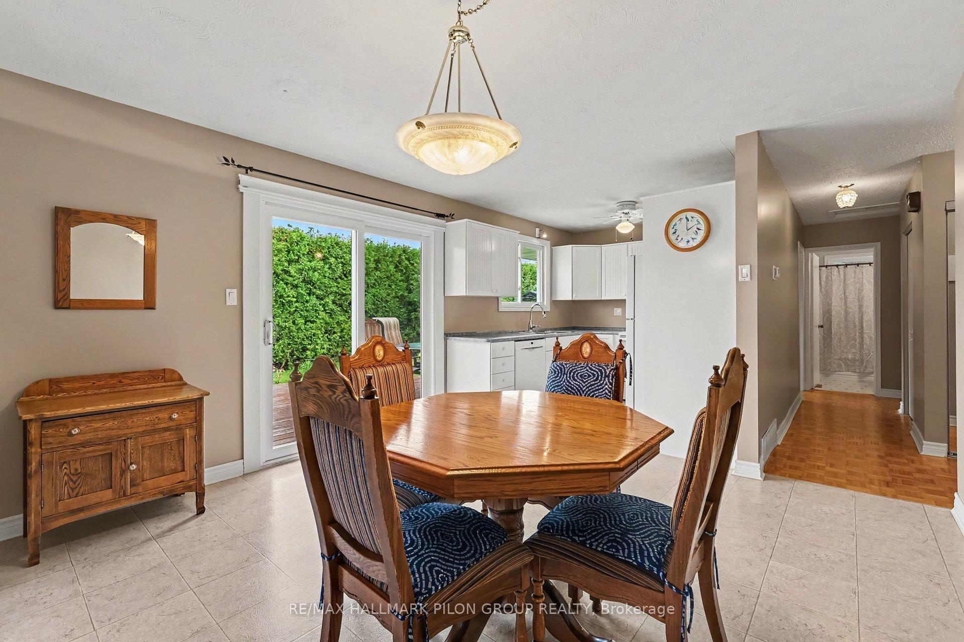 Photo 7 of 496 Tisdale Crescent, Ottawa, Beacon Hill North — HOMEH