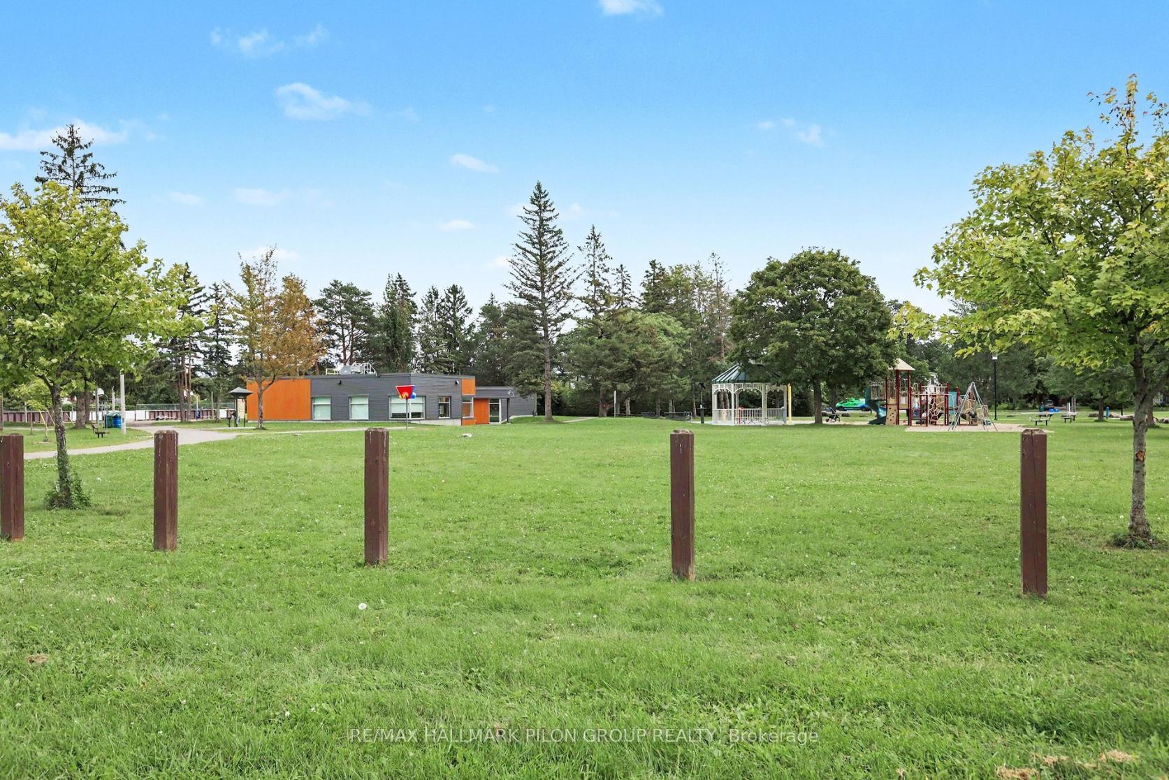 Photo 25 of 496 Tisdale Crescent, Ottawa, Beacon Hill North — HOMEH