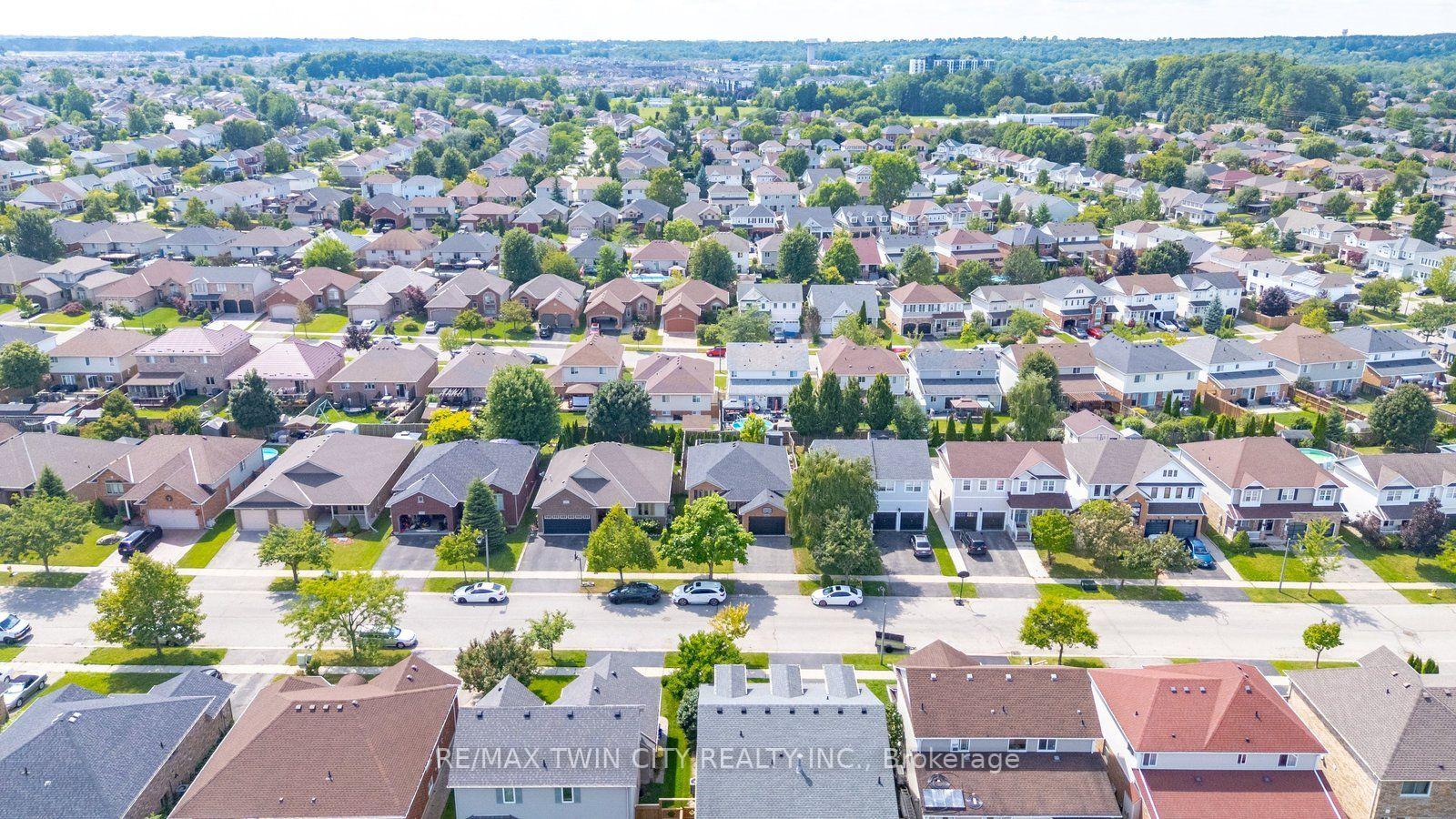 Photo 4 of 22 Osborn Avenue, Brantford, Empire — HOMEH