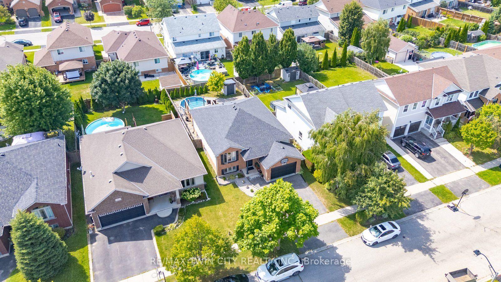 Photo 7 of 22 Osborn Avenue, Brantford, Empire — HOMEH