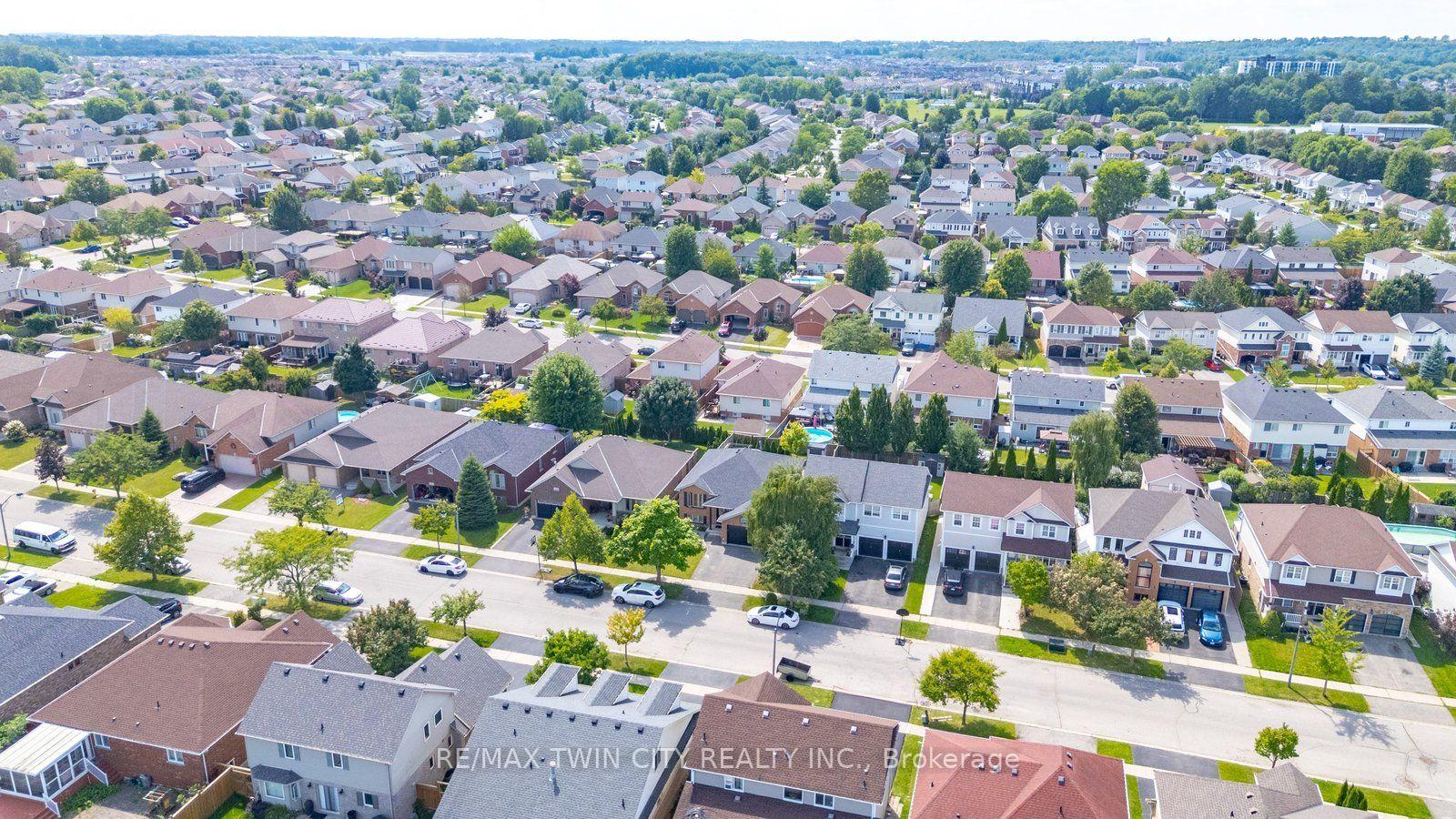 Photo 8 of 22 Osborn Avenue, Brantford, Empire — HOMEH