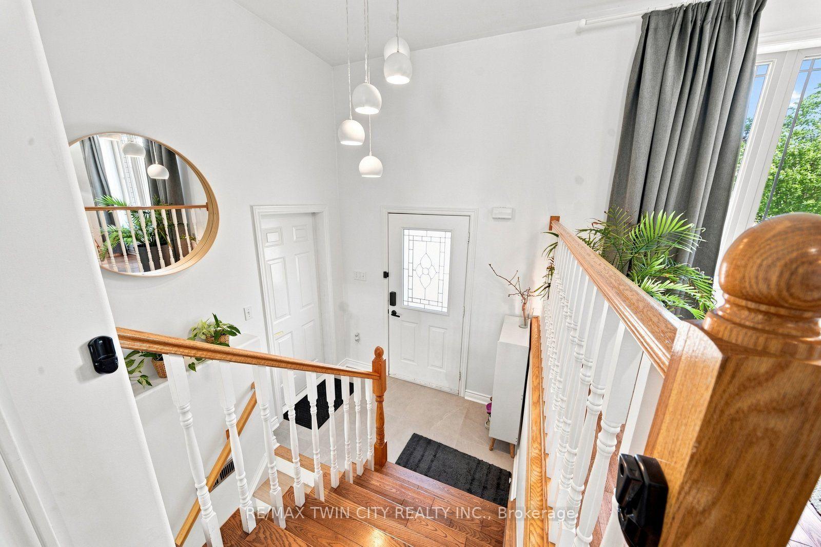 Photo 13 of 22 Osborn Avenue, Brantford, Empire — HOMEH