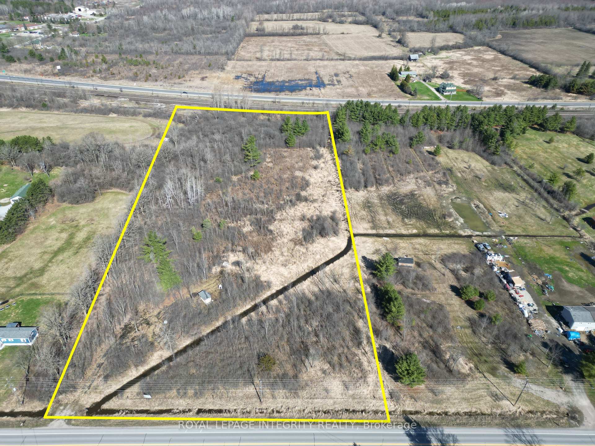 Photo 3 of 810 Christie Lake Road, Tay Valley, Bathurst/Burgess & Sherbrooke (Bathurst) Twp — HOMEH