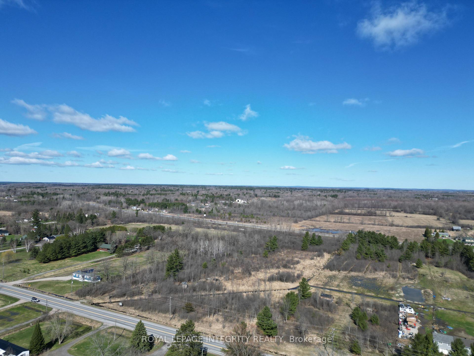 Photo 4 of 810 Christie Lake Road, Tay Valley, Bathurst/Burgess & Sherbrooke (Bathurst) Twp — HOMEH