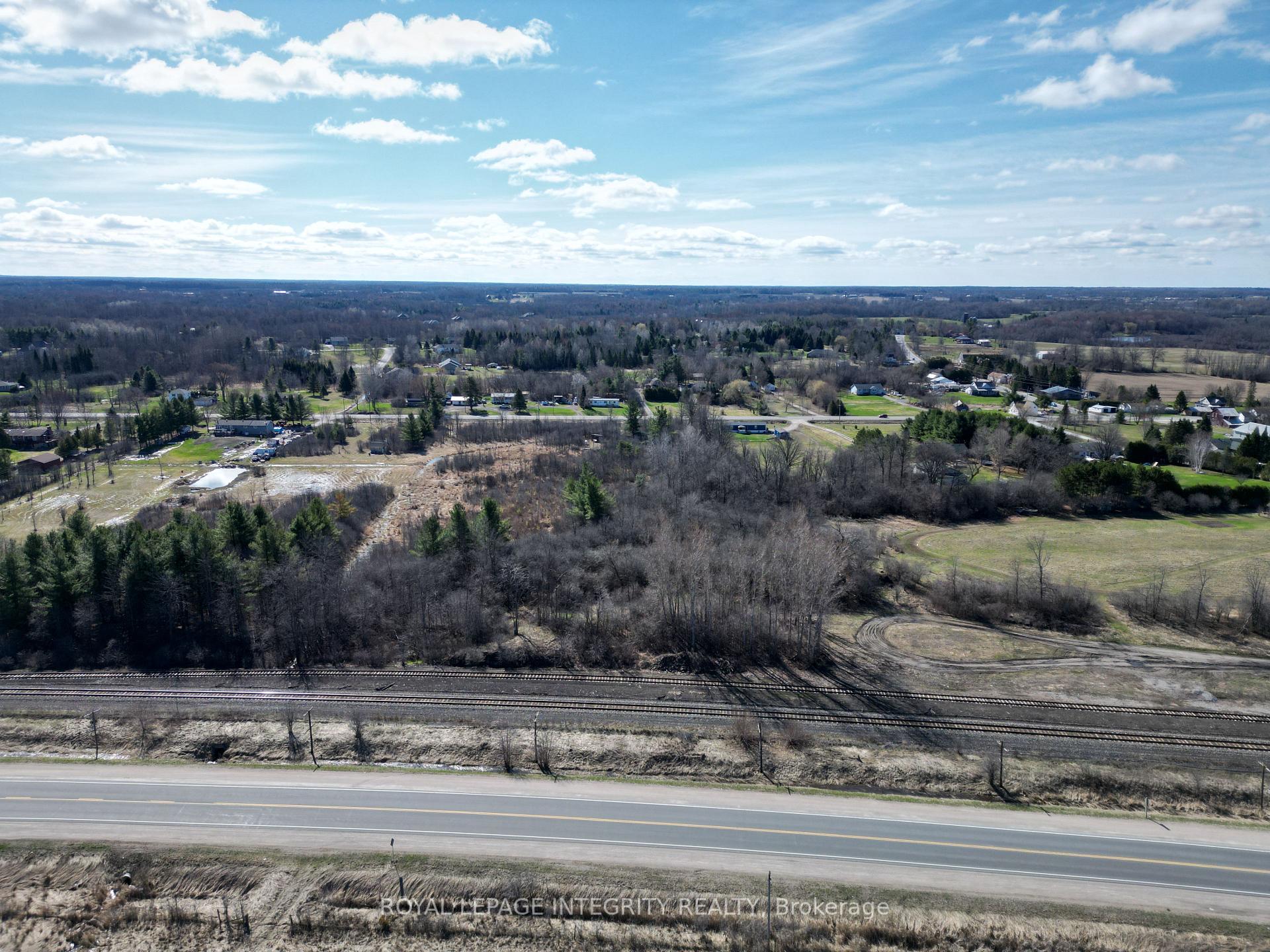 Photo 5 of 810 Christie Lake Road, Tay Valley, Bathurst/Burgess & Sherbrooke (Bathurst) Twp — HOMEH