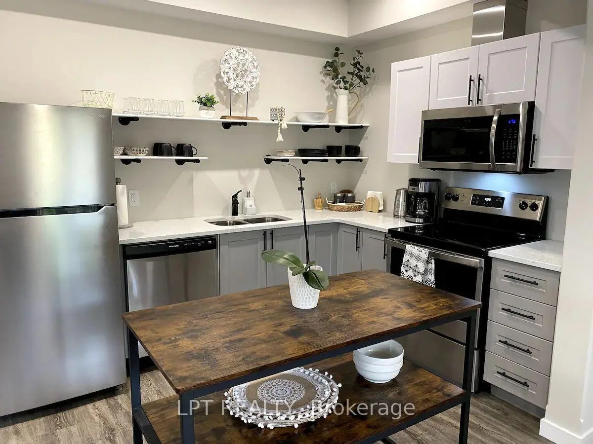 Photo 2 of 109 King Street E, Chatham-Kent — HOMEH