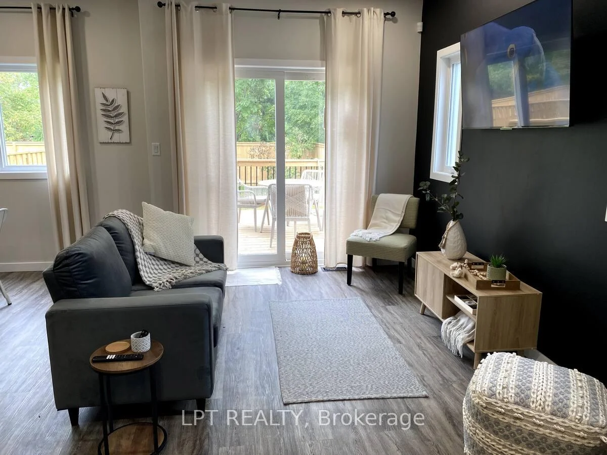 Photo 4 of 109 King Street E, Chatham-Kent — HOMEH