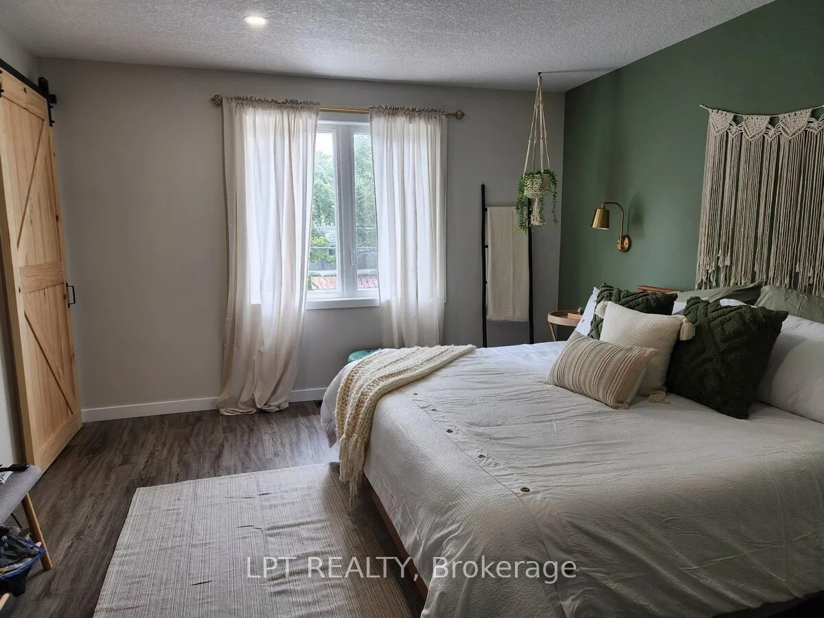 Photo 5 of 109 King Street E, Chatham-Kent — HOMEH