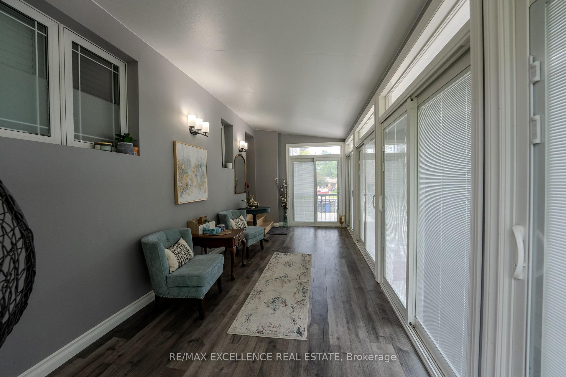 Photo 3 of 21 Elizabeth Street, Halton Hills, Georgetown — HOMEH