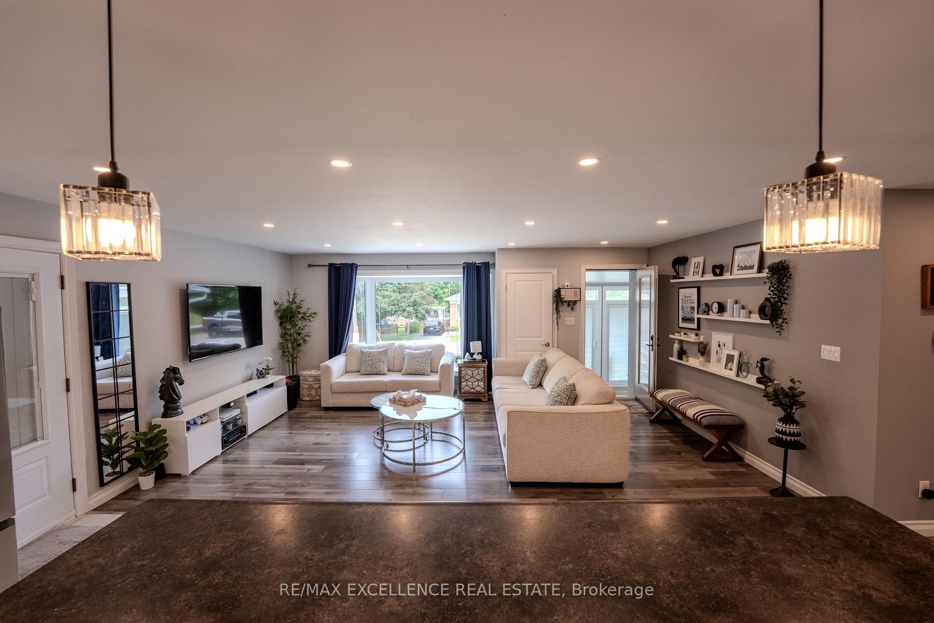 Photo 5 of 21 Elizabeth Street, Halton Hills, Georgetown — HOMEH