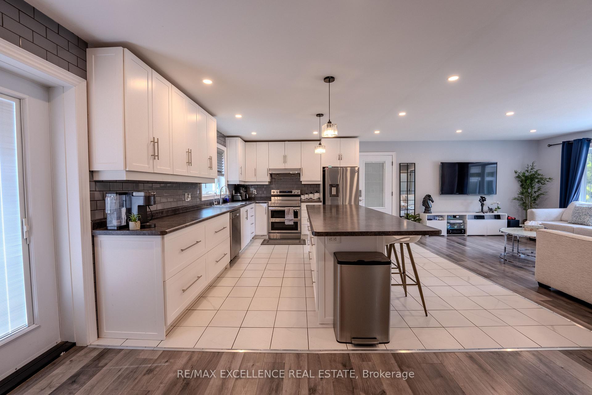 Photo 8 of 21 Elizabeth Street, Halton Hills, Georgetown — HOMEH