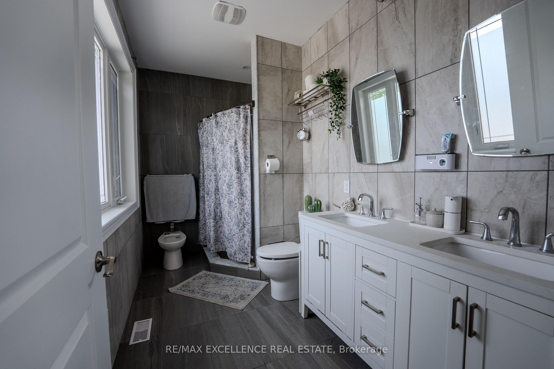 Photo 13 of 21 Elizabeth Street, Halton Hills, Georgetown — HOMEH