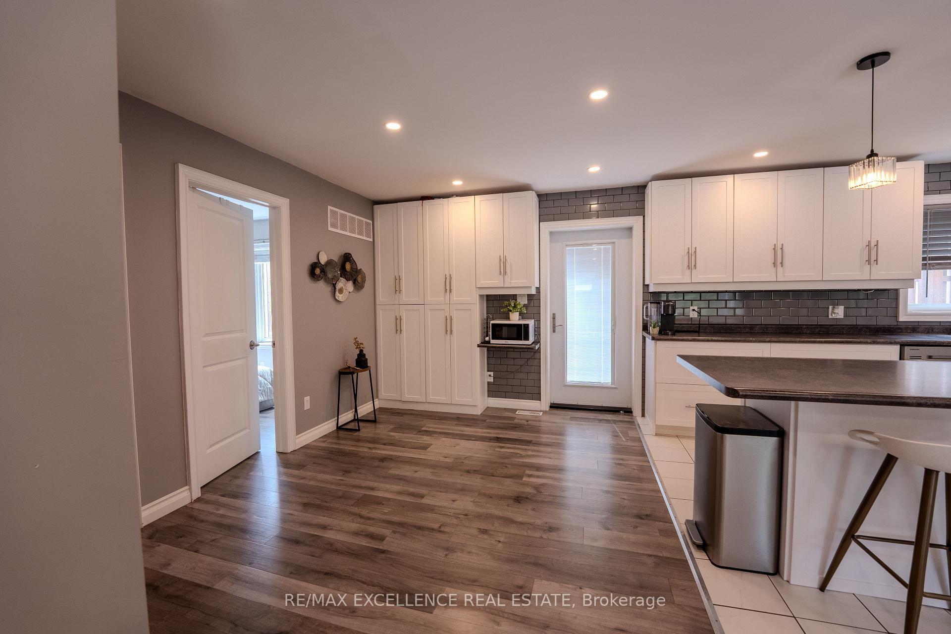 Photo 16 of 21 Elizabeth Street, Halton Hills, Georgetown — HOMEH