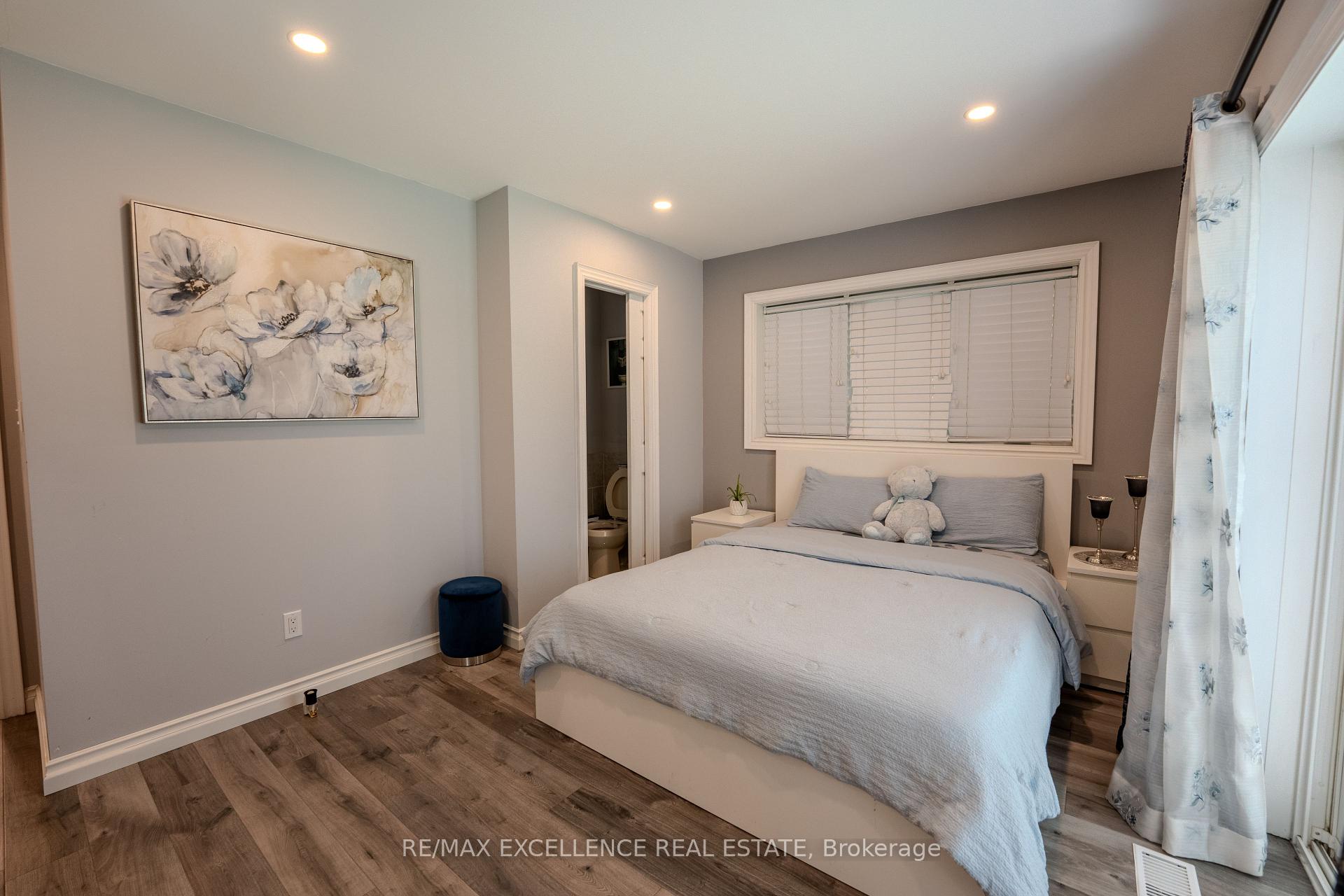 Photo 17 of 21 Elizabeth Street, Halton Hills, Georgetown — HOMEH