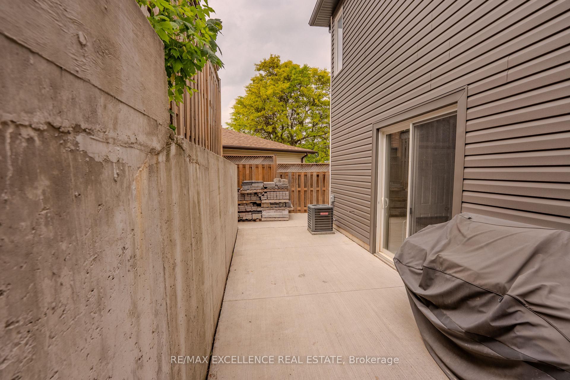 Photo 34 of 21 Elizabeth Street, Halton Hills, Georgetown — HOMEH