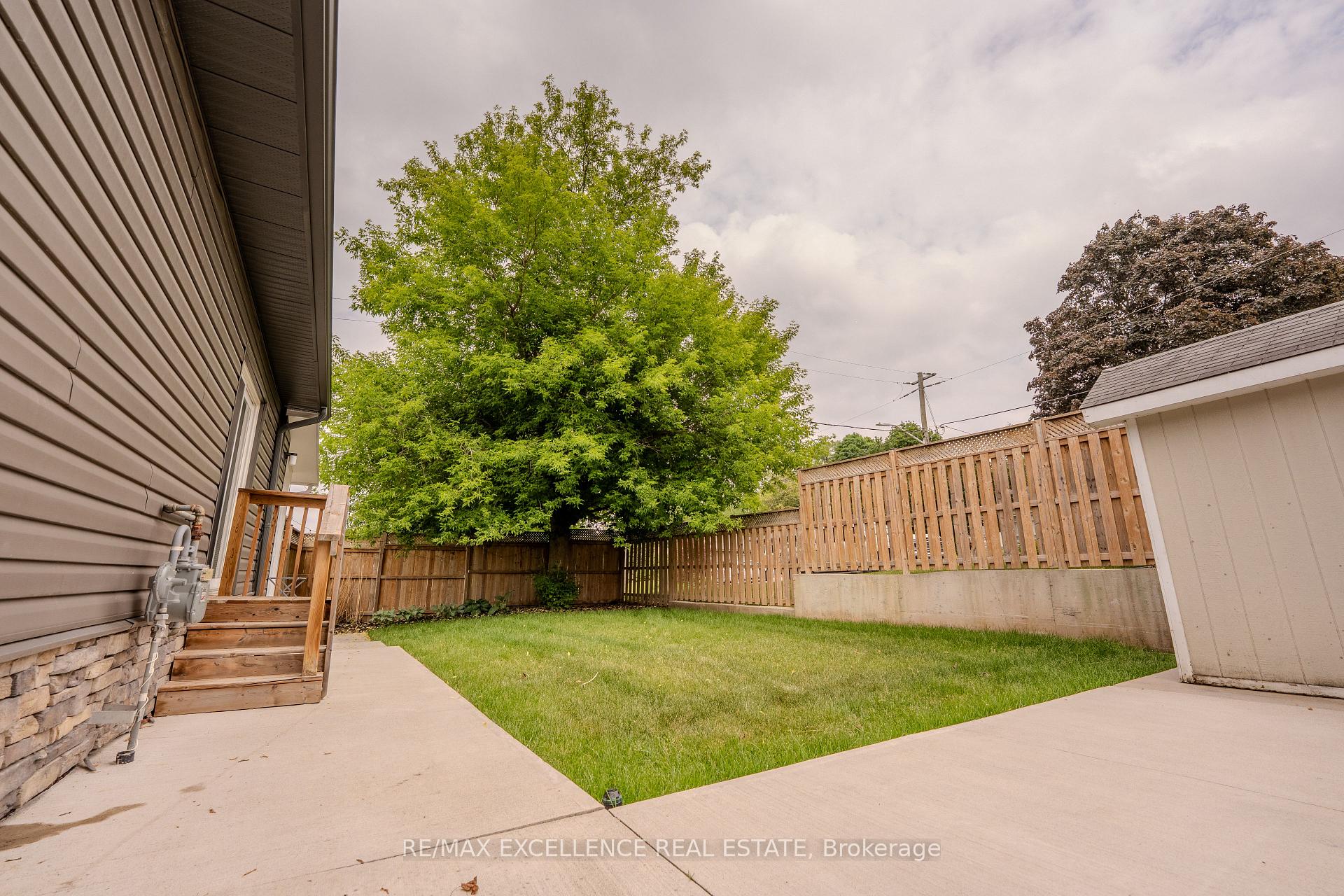 Photo 37 of 21 Elizabeth Street, Halton Hills, Georgetown — HOMEH