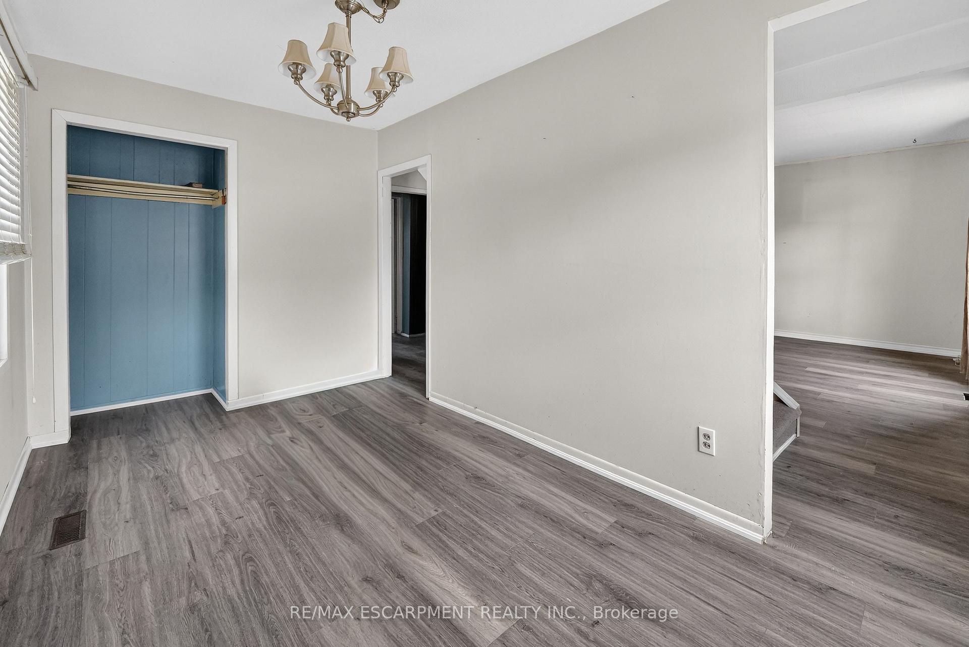 Photo 11 of 85 Grass Avenue, St. Catharines, Downtown — HOMEH