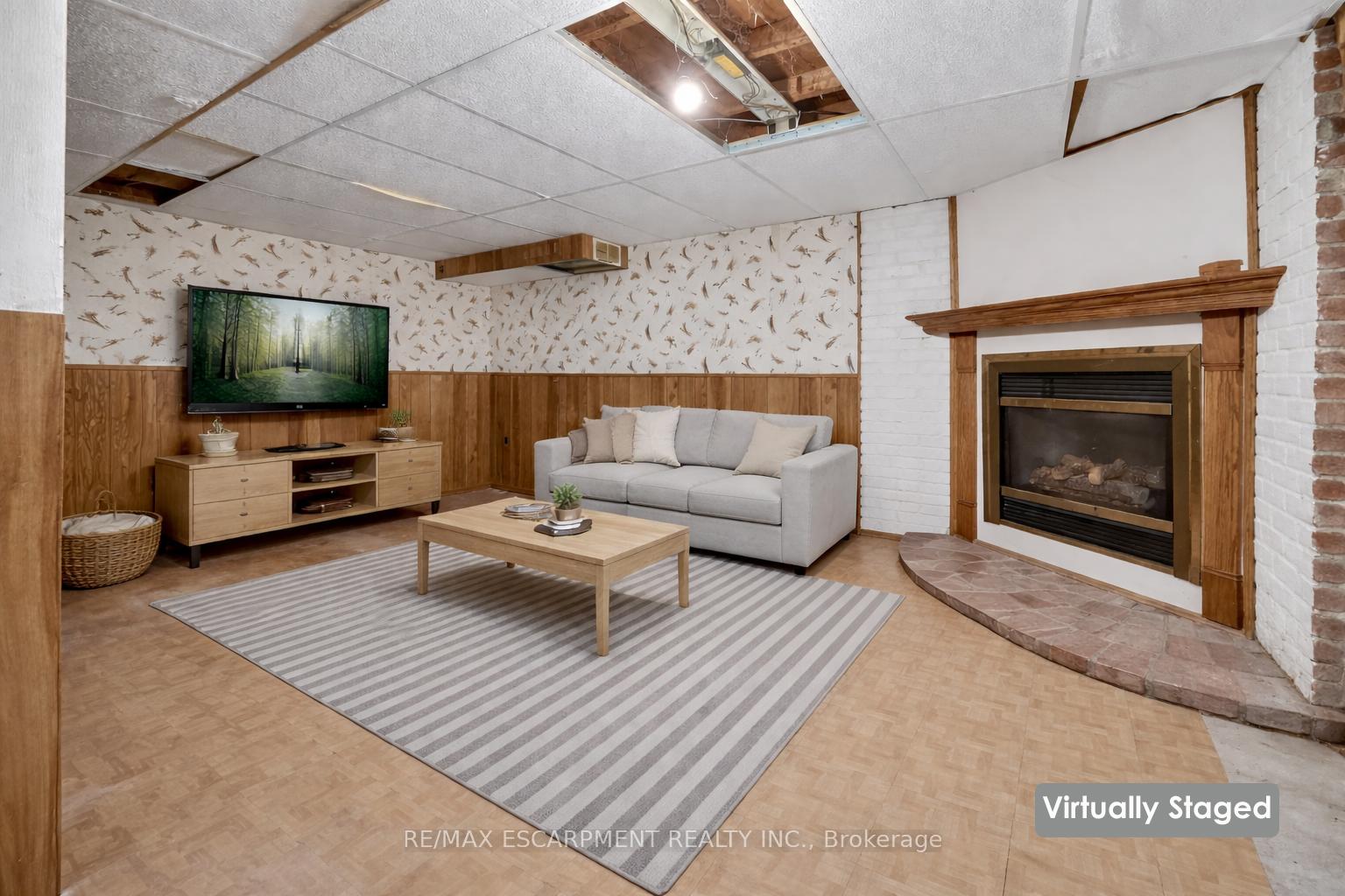 Photo 22 of 85 Grass Avenue, St. Catharines, Downtown — HOMEH