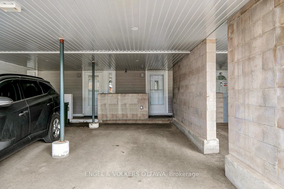 Photo 3 of Unit 133, 3445 Uplands Drive, Ottawa, Hunt Club — HOMEH