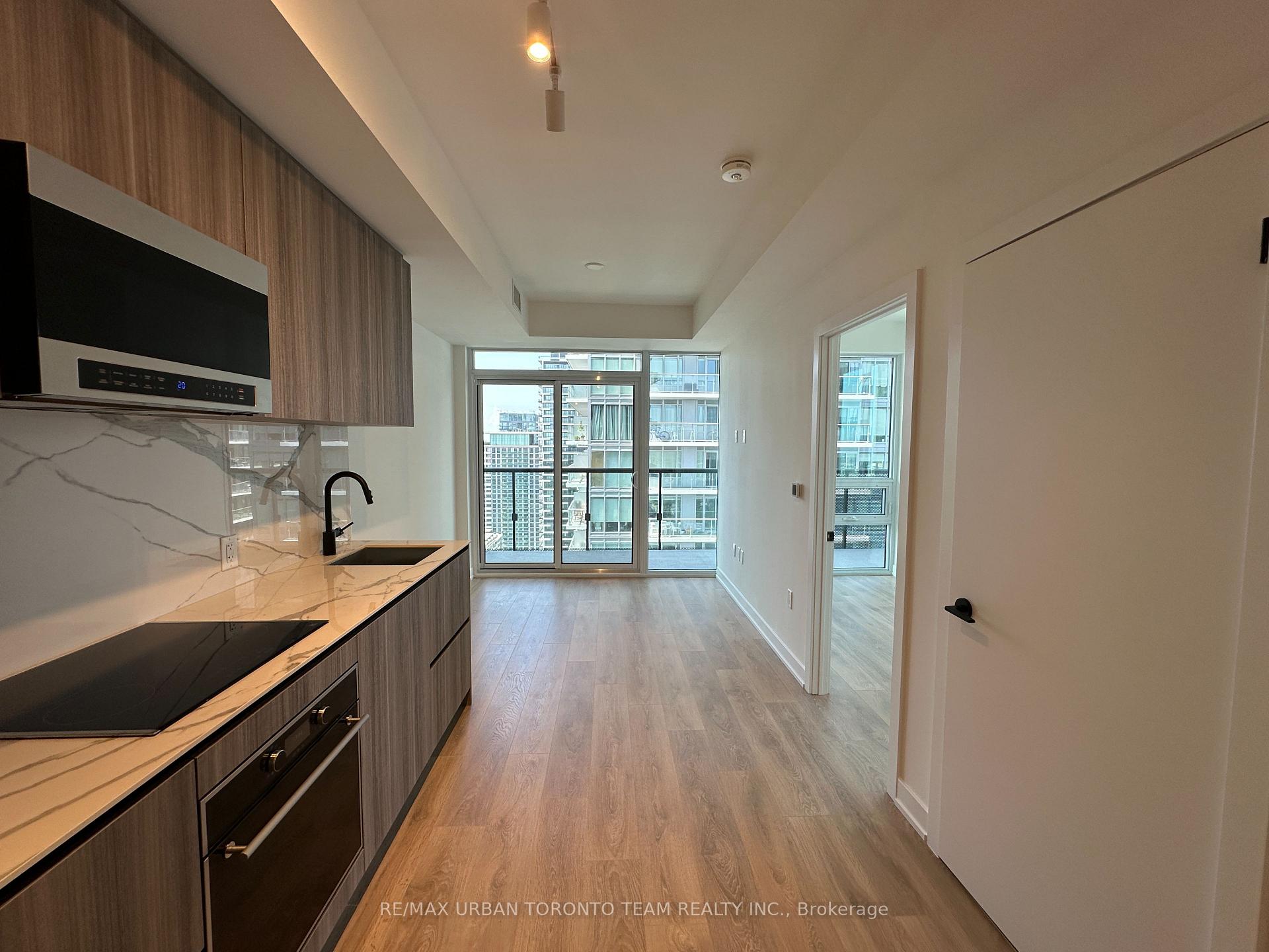 Photo 4 of Unit 3205, 127 Broadway Avenue, Toronto, Mount Pleasant West — HOMEH
