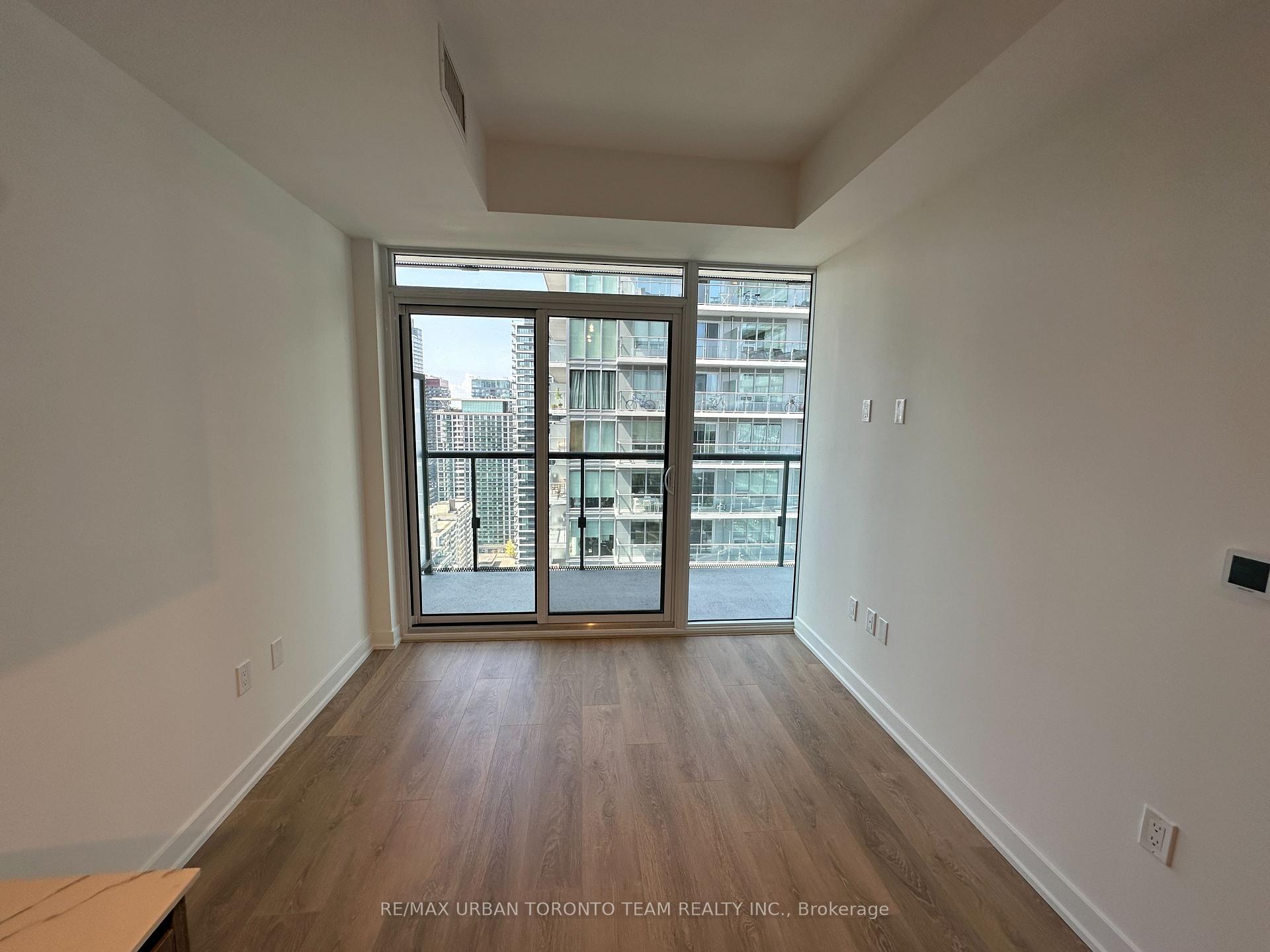 Photo 5 of Unit 3205, 127 Broadway Avenue, Toronto, Mount Pleasant West — HOMEH