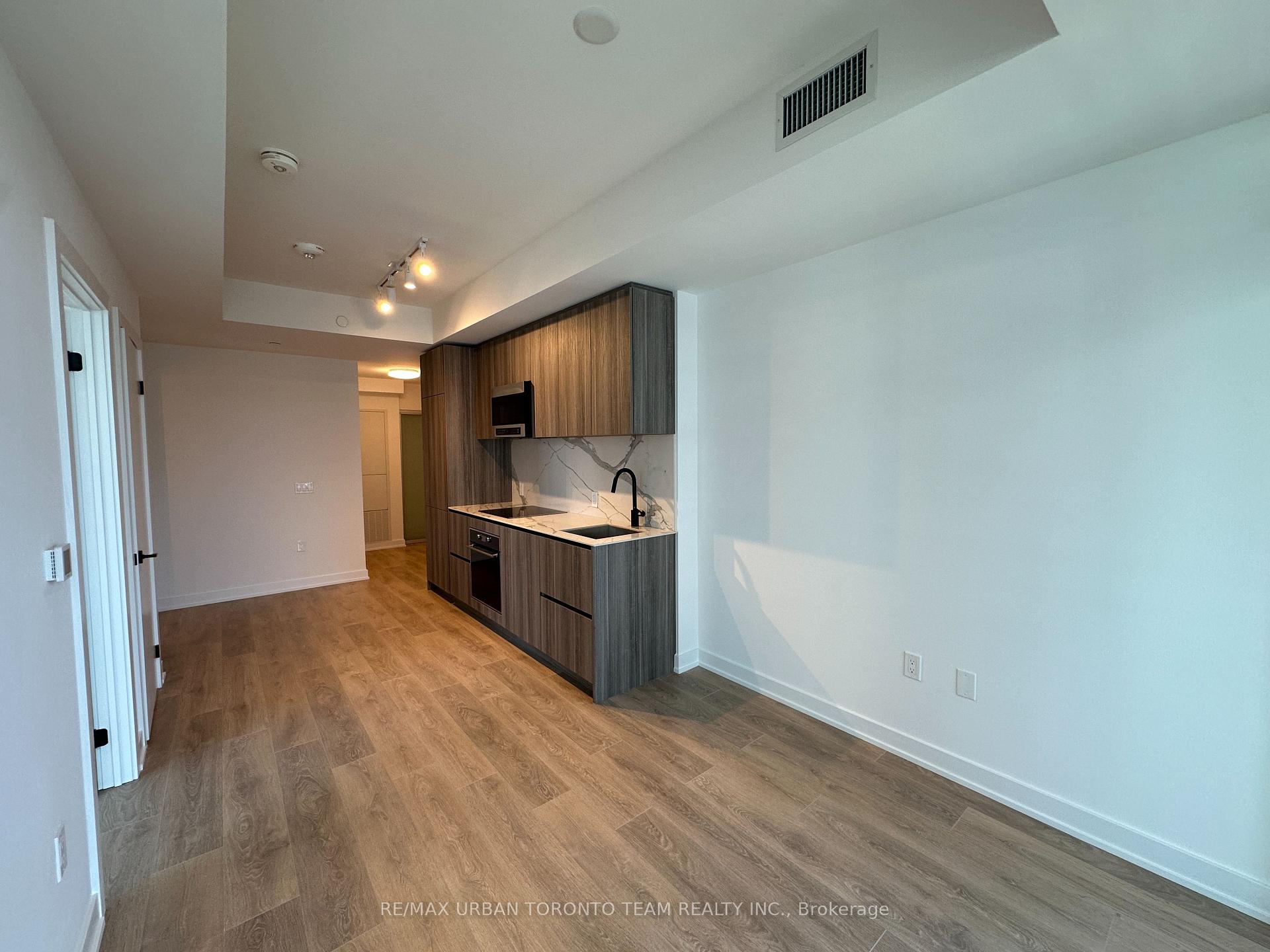 Photo 6 of Unit 3205, 127 Broadway Avenue, Toronto, Mount Pleasant West — HOMEH