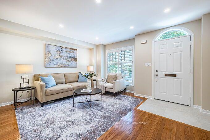 Photo 4 of 454 St Johns Road, Toronto, Runnymede-Bloor West Village — HOMEH